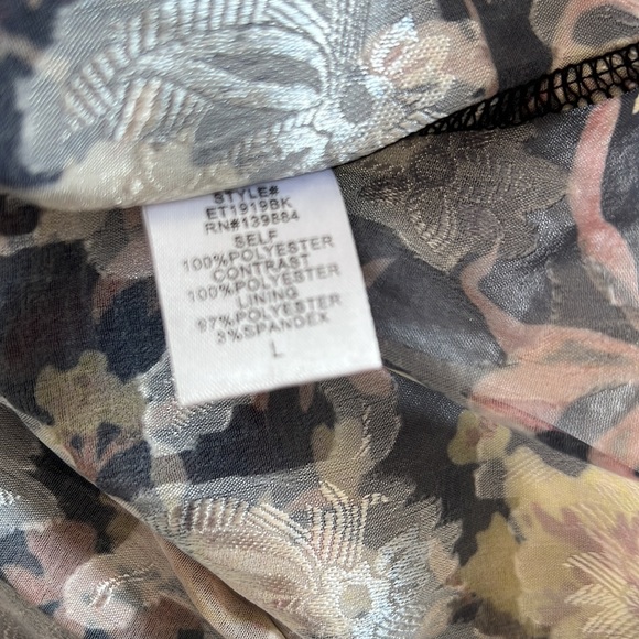 A. peach Floral Strappy Smocked tank top large - Picture 8 of 8